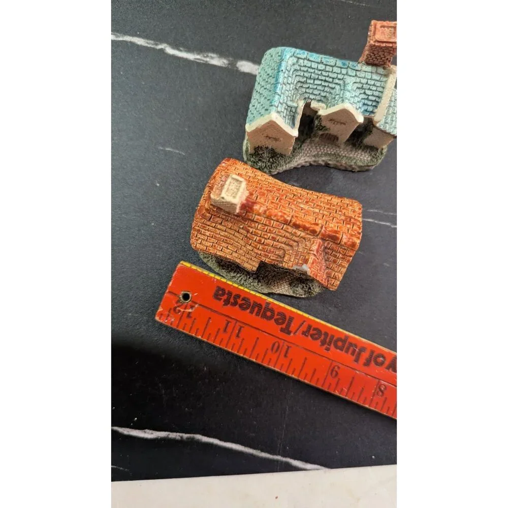 Miniature‎ Hampshire Manor & Ambleside Cottage Figurines Museum Collections 1987